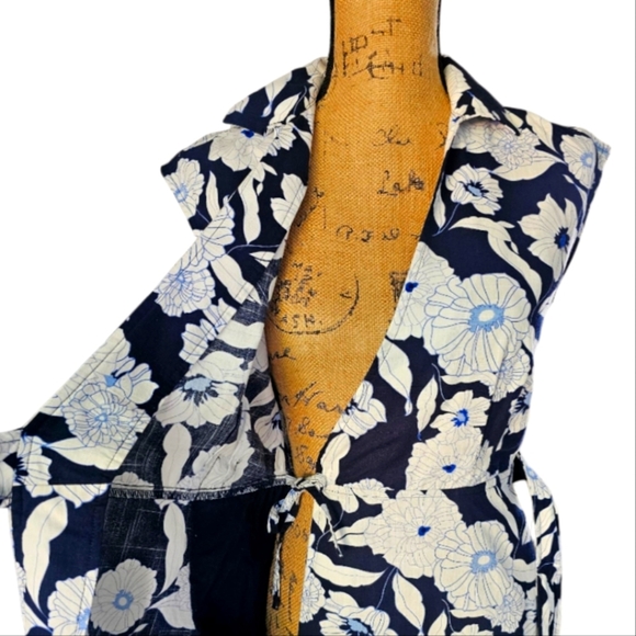 Tommy Hilfiger Floral Wrap Dress in Blue and White, Size XS - Picture 5 of 6